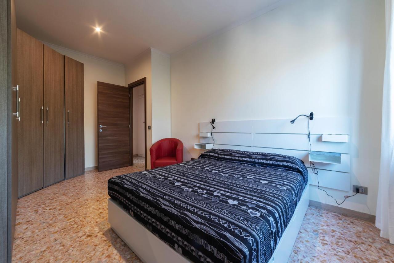 Santa Croce & Mm San Giovanni Apartamento *